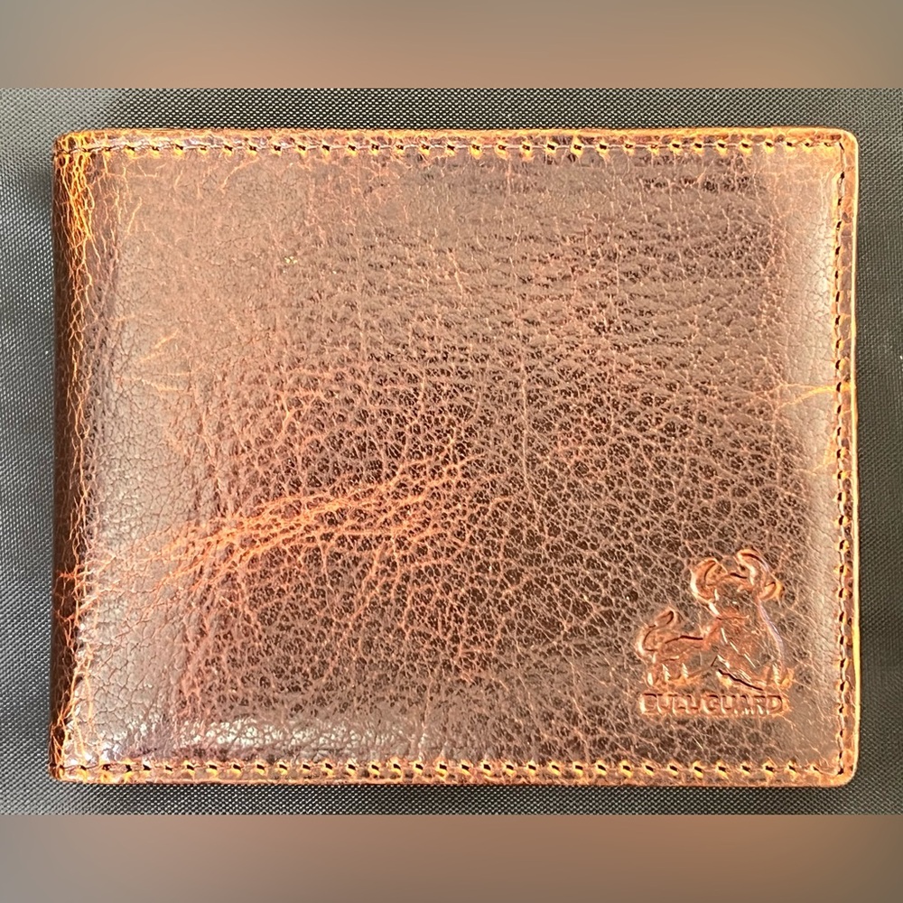 NEW BullGuard Men’s Leather RFID Trifold Wallet & Card Holder